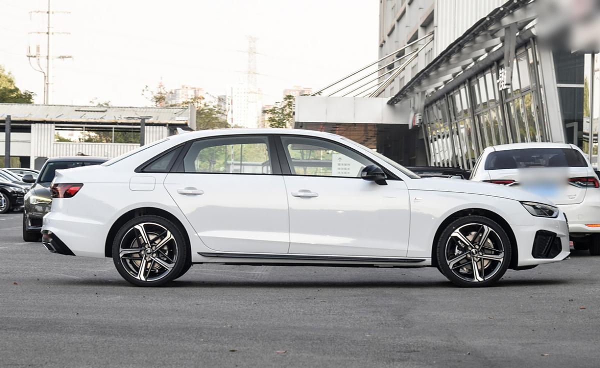 贷款购车真实成本分析_月薪7000元买奥迪A4L贷款生活现状_工资贷款买车