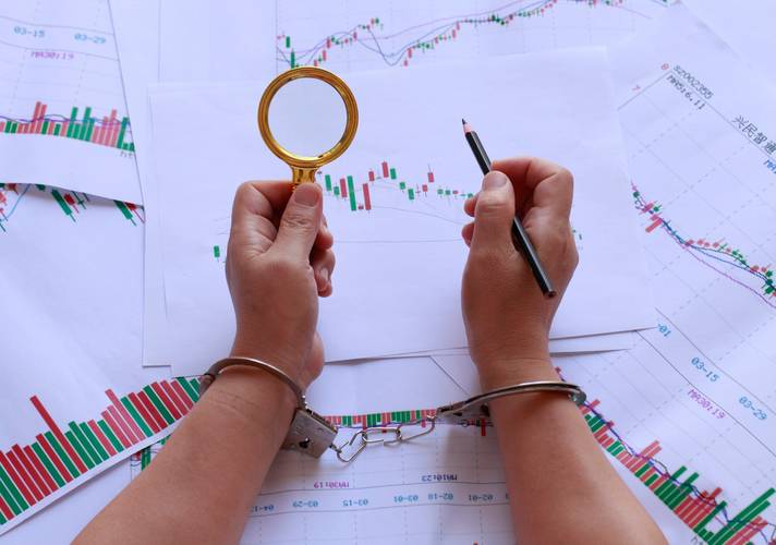 武汉特大荐股诈骗案_股票投资群_荐股诈骗团伙作案手法